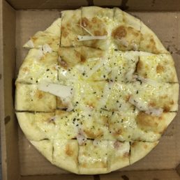 Pizza Society - Palitos de queso Mozzarella con toques de queso de cabra - food, pizza - Pizzería Near Me - Santiago, RM