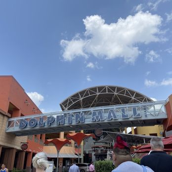 Dolphin Mall - The entrance to the mall - Shopping Centers Near Me - Miami, Florida Dolphin Mall - The entrance to the mall - Shopping Centers Near Me - Miami, Florida