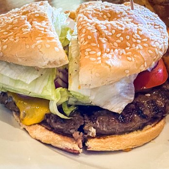 Moylan's Brewery & Restaurant - Cheeseburger close-up - Brewpubs Near Me - Novato, California Moylan's Brewery & Restaurant - Cheeseburger close-up - Brewpubs Near Me - Novato, California