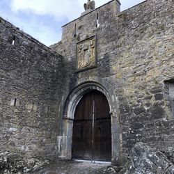 Cahir Castle - Outside