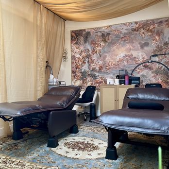 Lunar Lash Bar - Eyelash Service Near Me - Royal Oak, Michigan Lunar Lash Bar - Eyelash Service Near Me - Royal Oak, Michigan