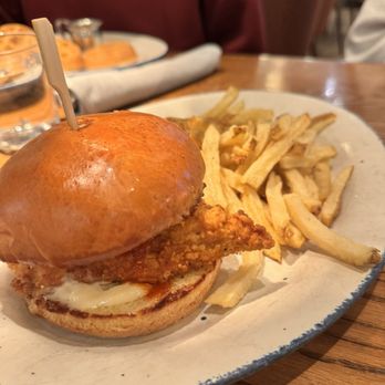 Beatrix - Hot Honey Fried Chicken Sandwich - Coffee & Tea Near Me - Oak Brook, Illinois