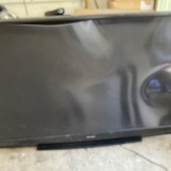 Quality Movers - Crush damage, not heat damage. Move was in January. - Movers Near Me - Wheeling, Illinois Quality Movers - Crush damage, not heat damage. Move was in January. - Movers Near Me - Wheeling, Illinois