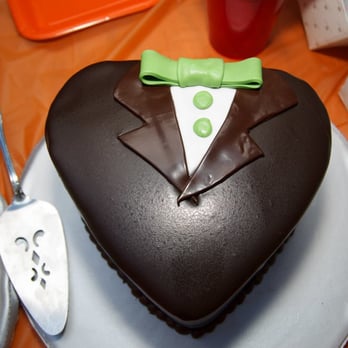 Dortoni Bakery - Groom -- Chocolate cake, ganache w/ "dabache" (fudge/pudding filling) - Bakeries Near Me - Levittown, New York