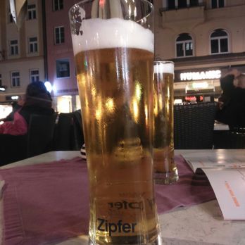 Orangerie - Chelita de medio litro, pa' la se' - Lounges Near Me - Innsbruck, 7