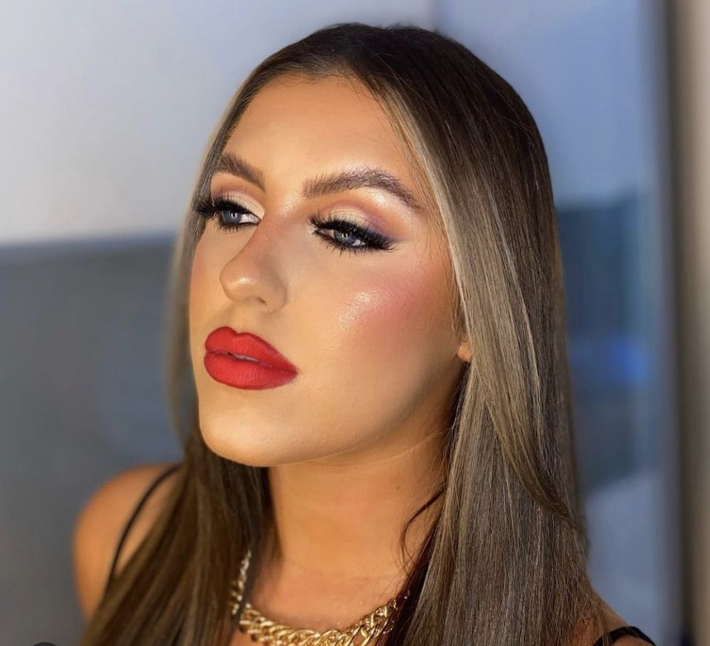 Luxbeauty Makeup Artist Logo
