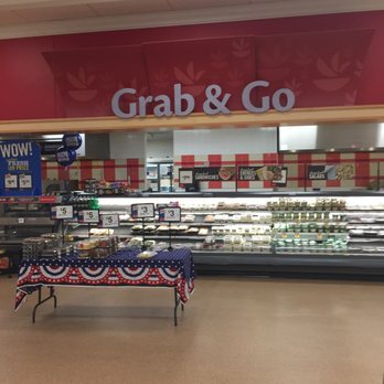Stop & Shop - Stop&Shop Supermarket of Swampscott -- Swampscott Mall : 450 Paradise Road / Route 1A, Swampscott               Interior - Grocery Near Me - Swampscott, Massachusetts
