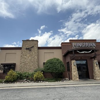 LongHorn Steakhouse - Storefront - Steakhouses Near Me - Des Plaines, Illinois LongHorn Steakhouse - Storefront - Steakhouses Near Me - Des Plaines, Illinois