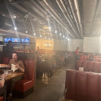 Giordano's - Seating area - Pizza Near Me - Chicago, Illinois Giordano's - Seating area - Pizza Near Me - Chicago, Illinois