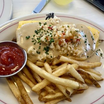 Fox And The Hen - The Bear Omelette- flavorful - Breakfast & Brunch Near Me - Denver, Colorado Fox And The Hen - The Bear Omelette- flavorful - Breakfast & Brunch Near Me - Denver, Colorado