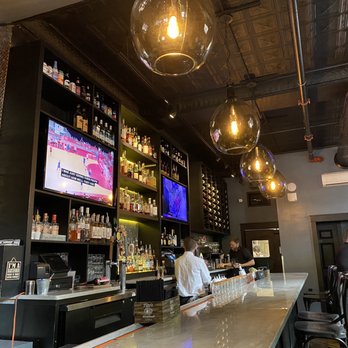Hootch and Banter - the bar area - New American Near Me - Frederick, Maryland