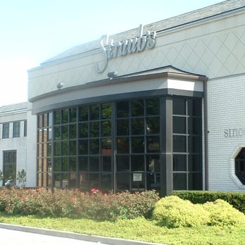 Straub's Fine Grocers - Grocery Near Me - Webster Groves, Missouri