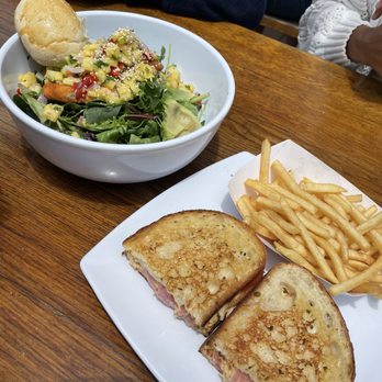 Caroline's Seaside Cafe by Giuseppe - White Albacore Tuna Melt, Salmon Salad - Cafes Near Me - La Jolla, California