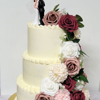 Avila Bakery - Beautiful wedding cake - Desserts Near Me