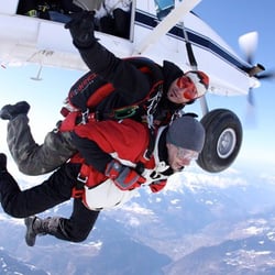 Skydive Center Courchevel - Http://www.baptemechutelibre.com