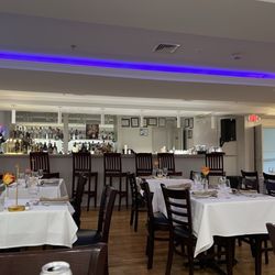 Cafe St. Petersburg - Dining room