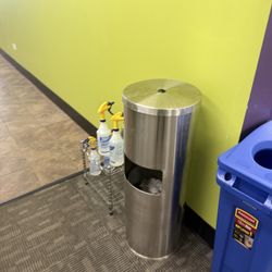 Anytime Fitness - No wipes (awful green paint)