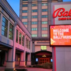 Bally's Evansville Casino & Hotel - Exterior entrance to Bally's