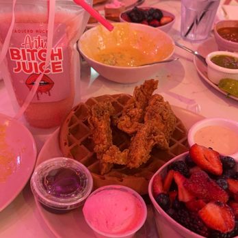 Taquero Mucho - Chicken and waffle and anti bitch juice - Tacos Near Me - Austin, Texas Taquero Mucho - Chicken and waffle and anti bitch juice - Tacos Near Me - Austin, Texas