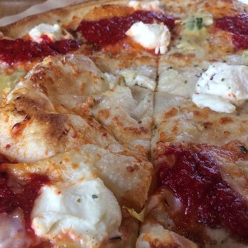 Blaze Pizza - Art lover pizza with literally ONE artichoke heart - Salad Near Me - Farmington, Utah