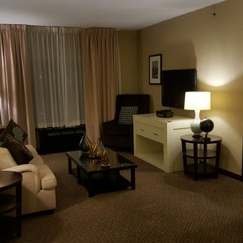 Sheraton Chicago Northbrook Hotel - Hotels Near Me - Northbrook, Illinois