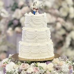 Sunny Bakery - 3 tier vintage wedding cake - dimensions 6x8x10 serves 50 people