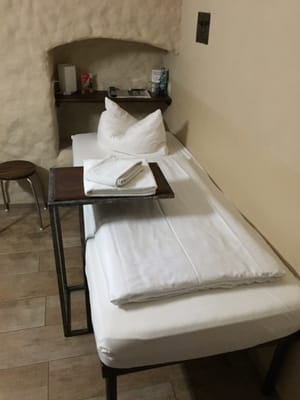 Hotel Fronfeste "Rast im Knast" by null