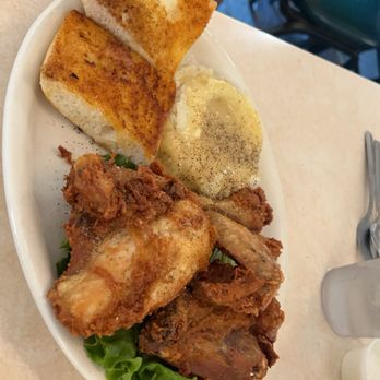 The Nugget Restaurant - Fried chicken with mashed potatoes and gravy - American Near Me - Weaverville, California The Nugget Restaurant - Fried chicken with mashed potatoes and gravy - American Near Me - Weaverville, California