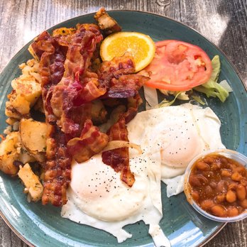 Aux 3 Copains - Yum - Canadian (New) Near Me - Saint-Donat-de-Montcalm, Quebec
