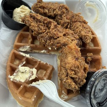 Avenue Brunch House - Chicken & Waffles - Breakfast & Brunch Near Me - Dearborn, Michigan