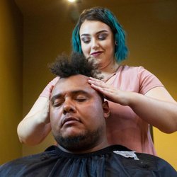 Razor Smooth Barber - Scalp massages are heavenly!