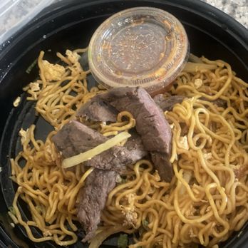 Thaitwist - Garlic noodles with steak - Thai Near Me - Chino Hills, California Thaitwist - Garlic noodles with steak - Thai Near Me - Chino Hills, California