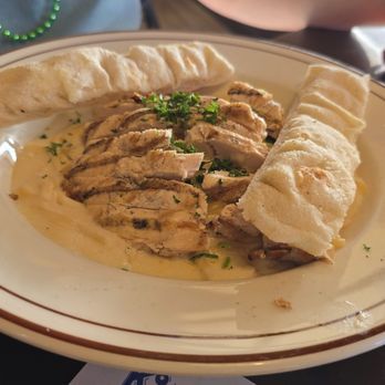 Big E Spaghetti Western Italian Cuisine - Chicken Fettuccine Alfredo - Steakhouses Near Me - Grand Canyon, Arizona Big E Spaghetti Western Italian Cuisine - Chicken Fettuccine Alfredo - Steakhouses Near Me - Grand Canyon, Arizona