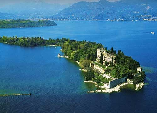 Bertoldi Boats - Launches in Sirmione and Lake Garda by null