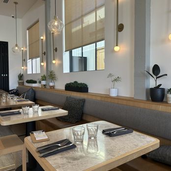 Malibu Farm - Indoor seating - Coffee & Tea Near Me - Tiburon, California Malibu Farm - Indoor seating - Coffee & Tea Near Me - Tiburon, California