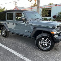 Hanania Chrysler Dodge Jeep Ram