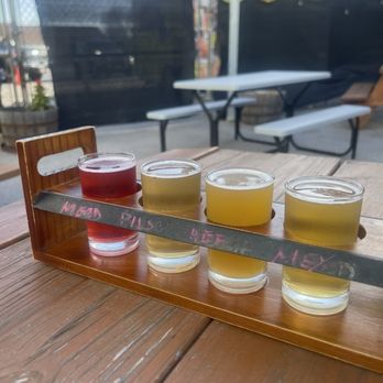 Barking Armadillo Brewing - Flight - Mead , Pils, Hefe, Mex Lager - Breweries Near Me - Georgetown, Texas Barking Armadillo Brewing - Flight - Mead , Pils, Hefe, Mex Lager - Breweries Near Me - Georgetown, Texas