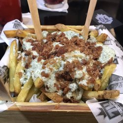 Seven Kings Burgers n Beers - Batata Frita com Gorgonzola e Bacon