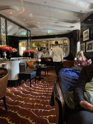 American Bar by null