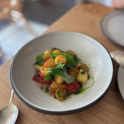 No Saint - Tomato & stone fruit