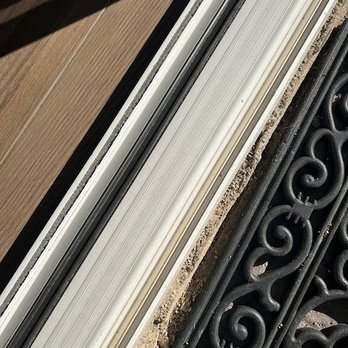 Aloha Clean - Squeaky Clean Slider Door Track - Gutter Services Near Me - La Mesa, California