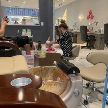 You Got Nail - Clean and bright. 8 pedicure and 7 manicure stations. - Hair Salons Near Me - Alexandria, Virginia You Got Nail - Clean and bright. 8 pedicure and 7 manicure stations. - Hair Salons Near Me - Alexandria, Virginia