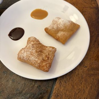 Beach Babe Beignets - Beignets with chocolate ganache and caramel sauces. - Food Trucks Near Me - Navarre, Florida Beach Babe Beignets - Beignets with chocolate ganache and caramel sauces. - Food Trucks Near Me - Navarre, Florida