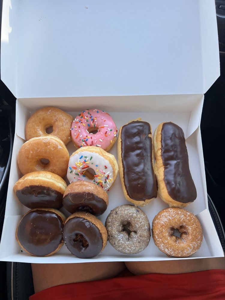 A&A Donuts Logo