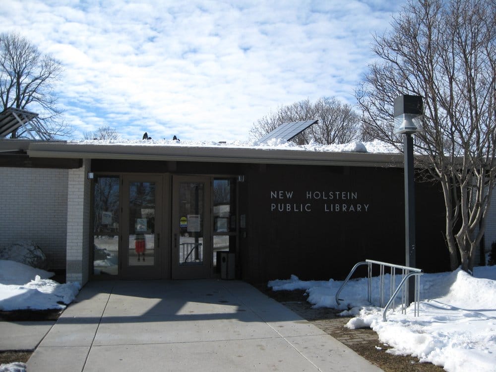 NEW HOLSTEIN PUBLIC LIBRARY Updated August 2024 2115 Washington St