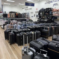 T.J. Maxx - Maletas para tus vacaciones de verano