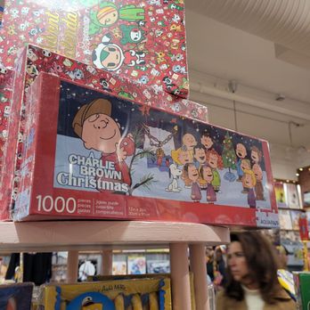 Rocket Fizz Knoxville - Christmas puzzle - Candy Stores Near Me - Knoxville, Tennessee