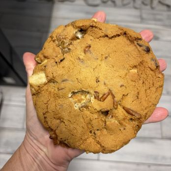 The Monroe - Kitchen sink cookie - huge! - New American Near Me - Orlando, Florida The Monroe - Kitchen sink cookie - huge! - New American Near Me - Orlando, Florida