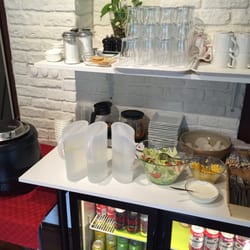 Oishii - Lunch time salad, soup and drink area