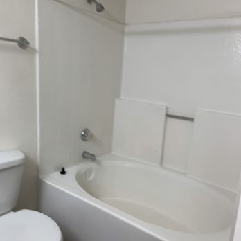 Maid Stunning - Master bathroom - Home Cleaning Near Me Maid Stunning - Master bathroom - Home Cleaning Near Me